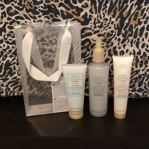 Mary Kay Satin Hands Set